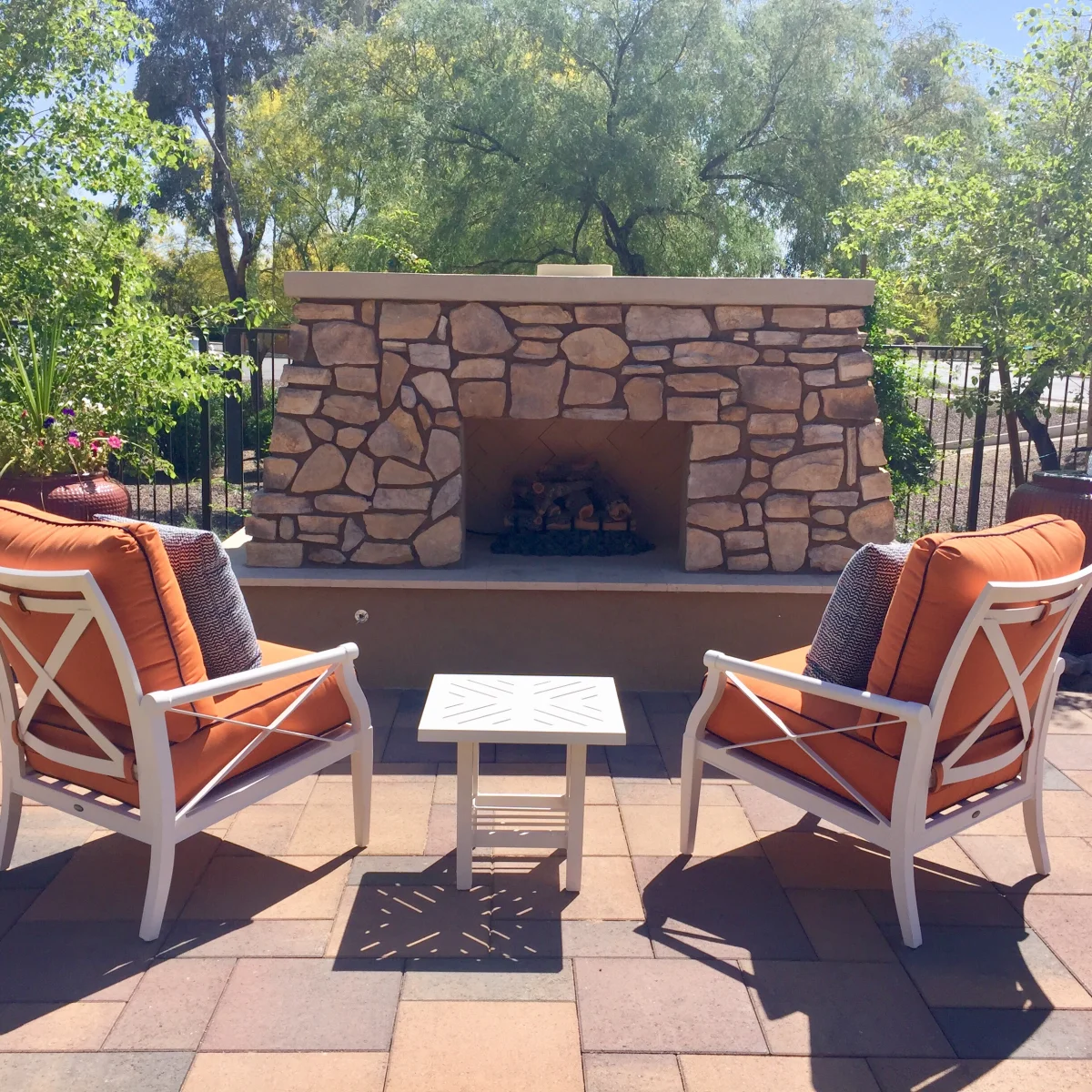 outdoor-fireplace-in-phoenix Outdoor fireplace builders in Phoenix, Arizona.